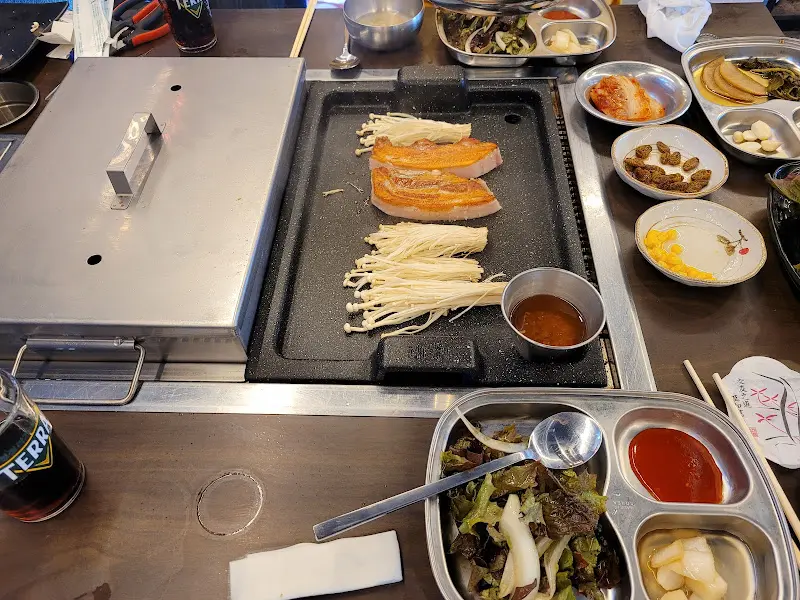 삼겹살과 팽이버섯