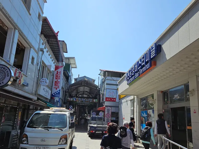 화천시장 인근 버스터미널