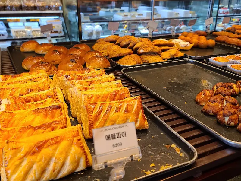 빵 진열대의 모습