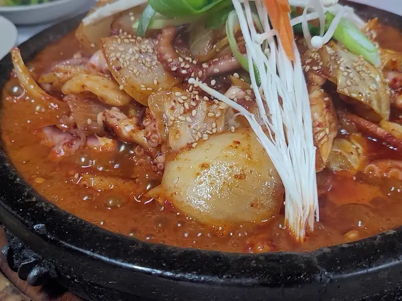 매콤달콤한 낙지볶음