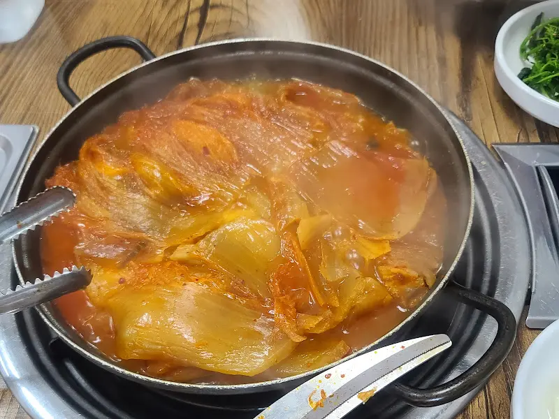 보글보글 끓는 김치찜