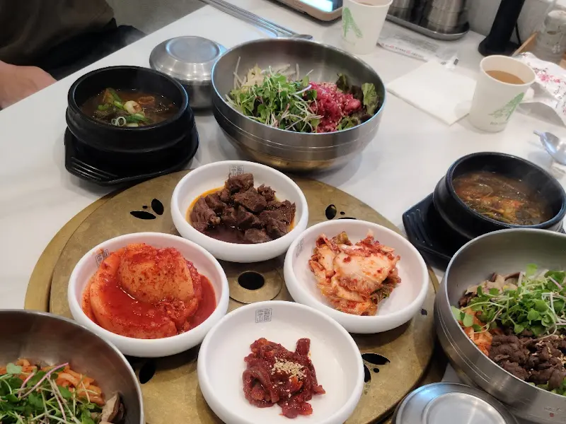 육회비빔밥과 우거지탕