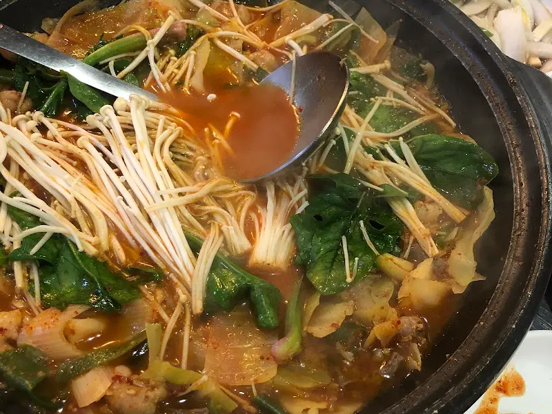 푸짐한 곱창전골