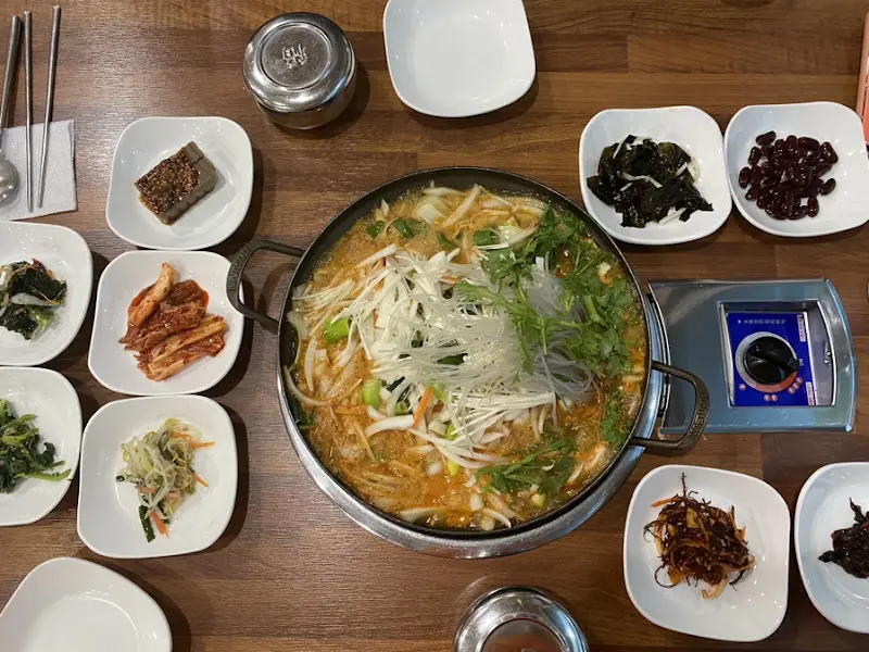 소찌개 전체 상차림