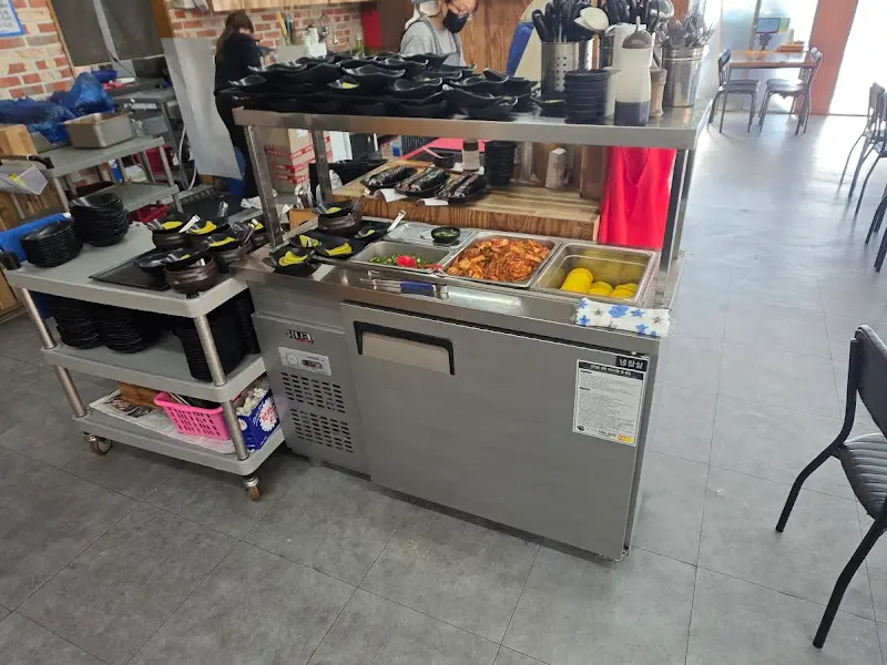 미소본칼국수 내부