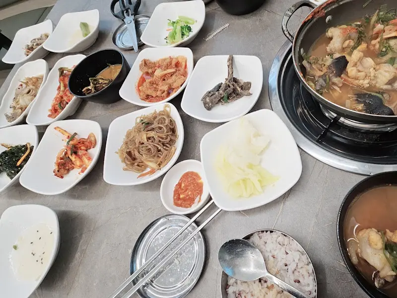 푸짐한 아귀백반 한상차림