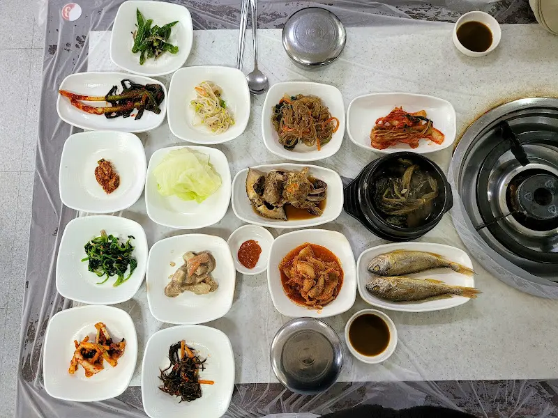 푸짐한 반찬들의 향연