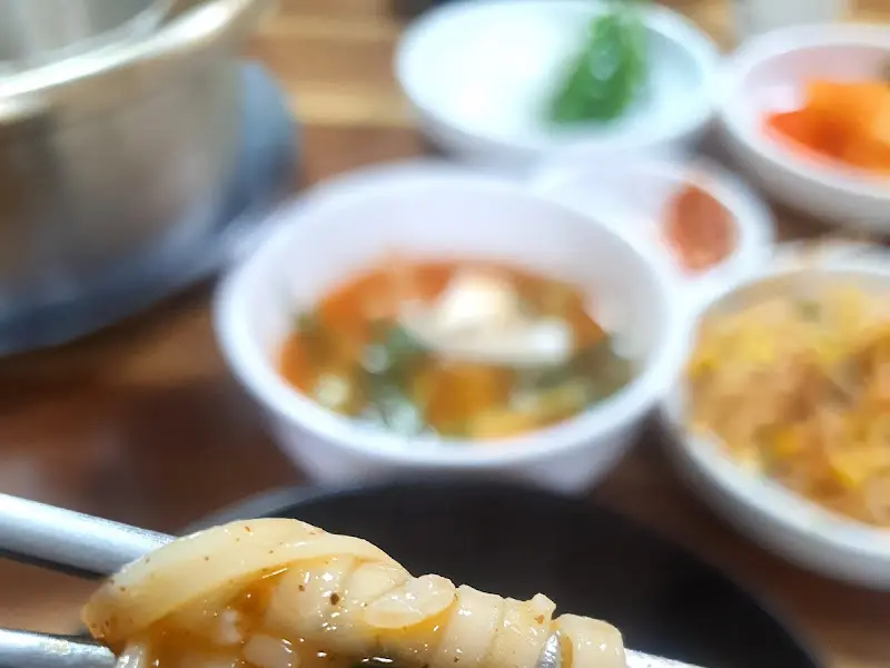 선희식당의 다양한 곁들임 메뉴