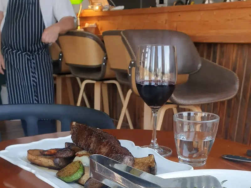 스테이크와 와인