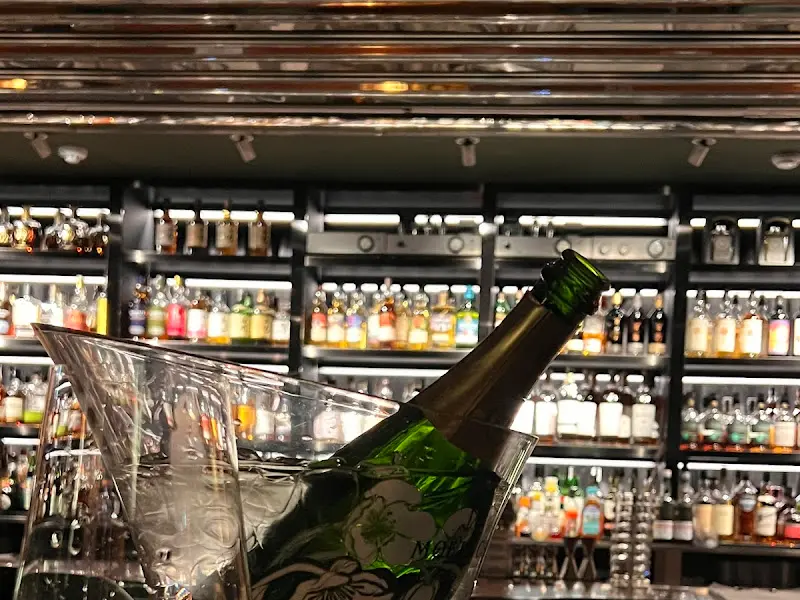 아이스 버킷에 담긴 샴페인