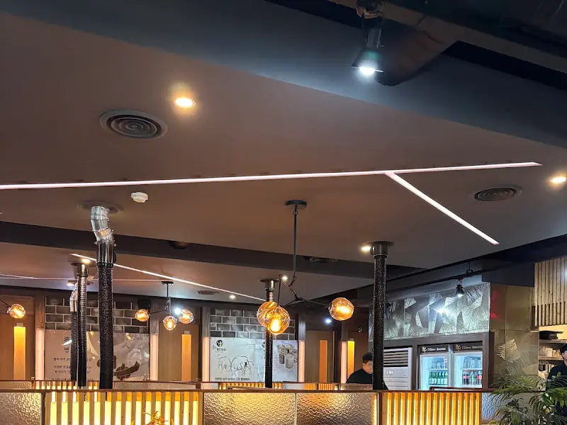 깔끔하고 세련된 연우 내부