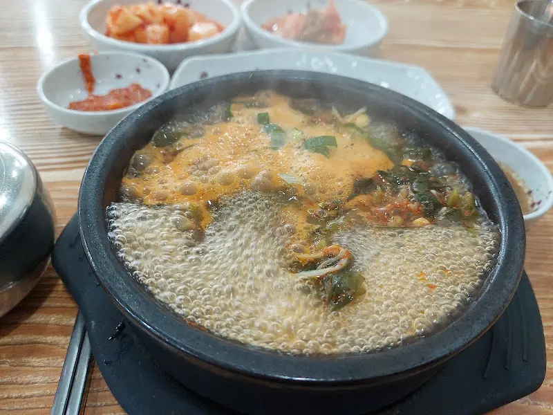 보글보글 끓고 있는 황소해장국