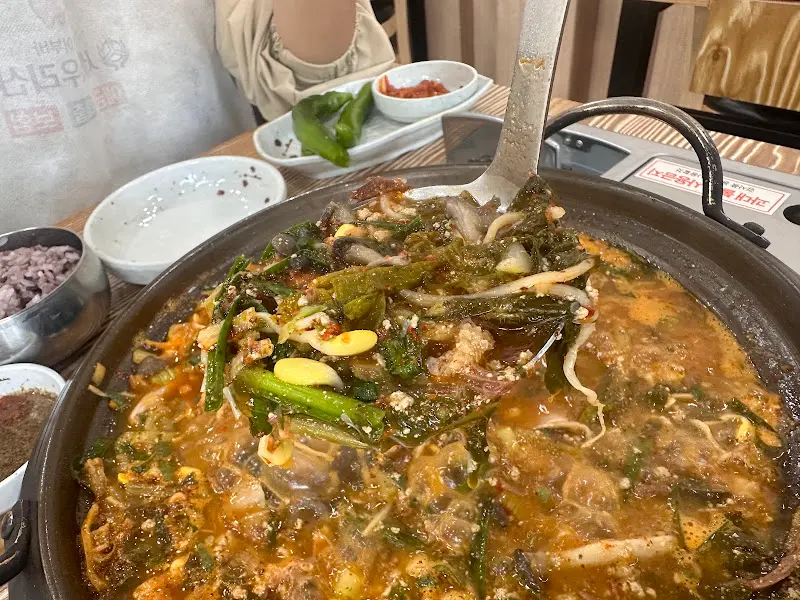 숟가락으로 떠올린 황소해장국