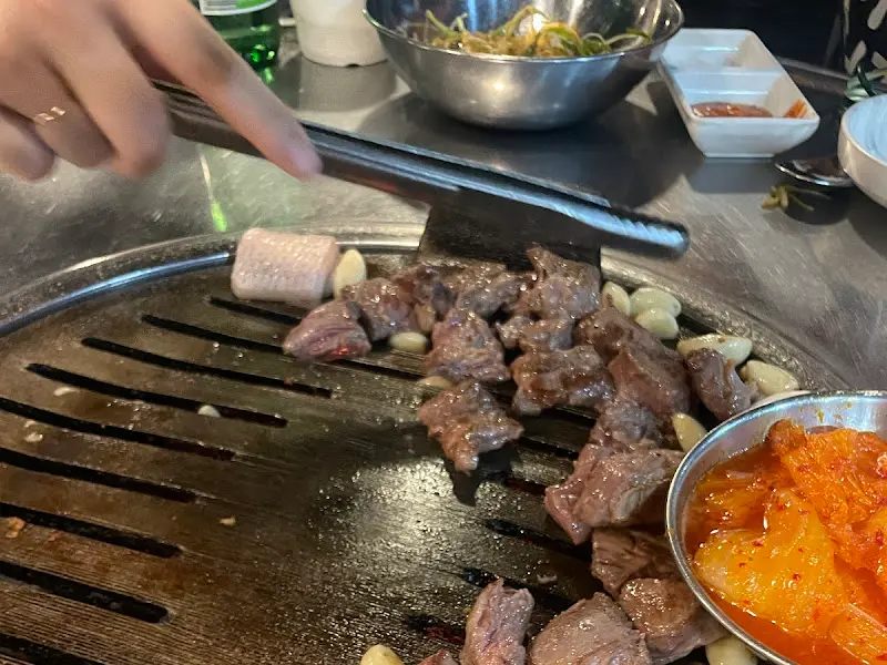 갈매기살을 굽는 모습