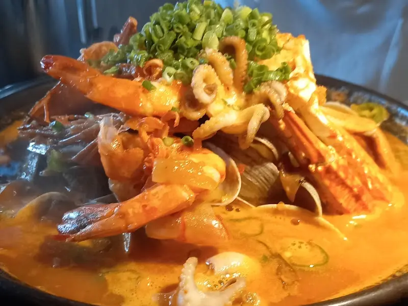 해산물 듬뿍 부야베스