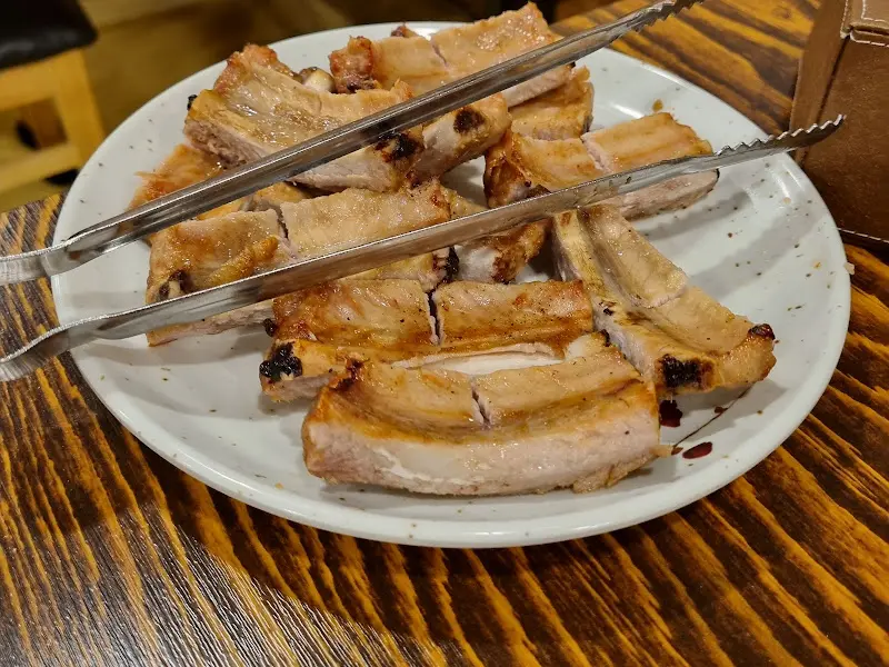 잘 구워진 등갈비 단면