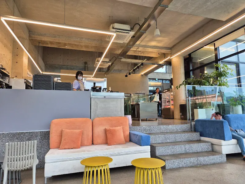 카페 내부 좌석