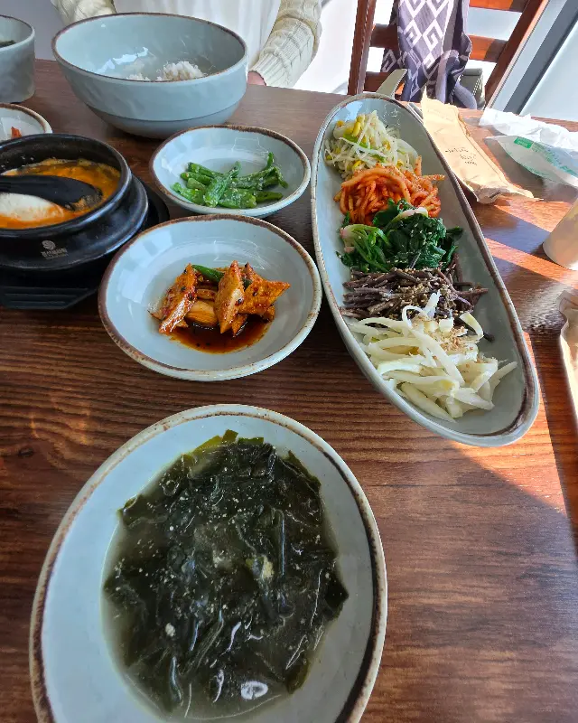 다채로운 나물 반찬