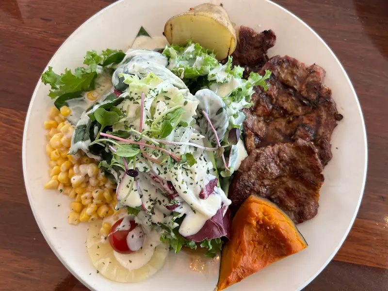 목살 스테이크 샐러드