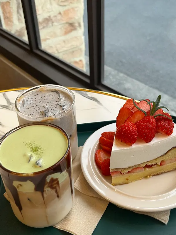 흑임자라떼와 쑥인절미갸또