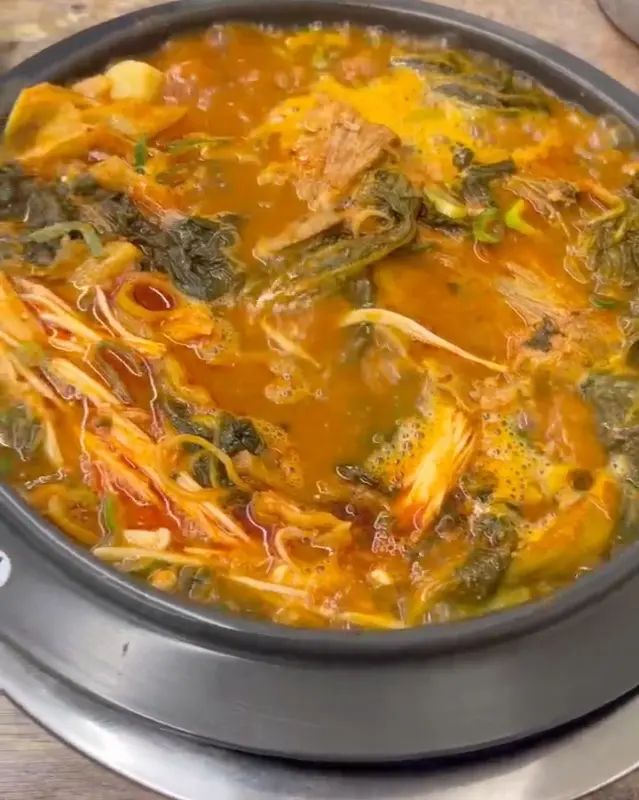 보글보글 끓는 감자탕