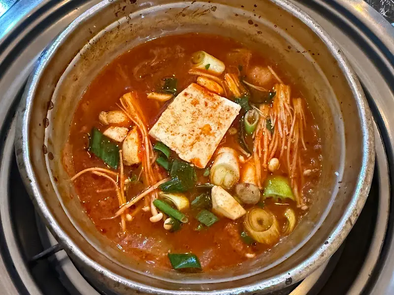 보글보글 끓는 김치찌개