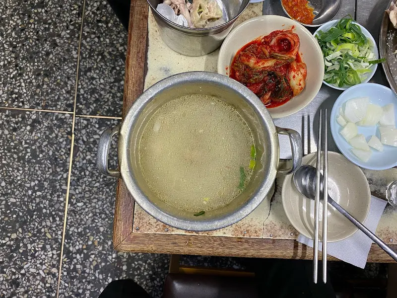 백숙백반 한 상 차림