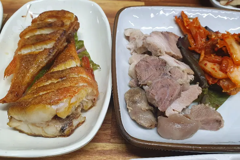 보쌈과 생선구이