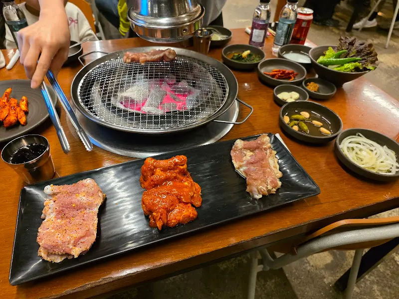 숯불닭갈비와 밑반찬