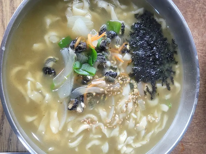 어멍이해녀집 보말칼국수 클로즈업