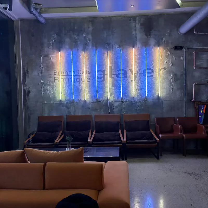 카페 내부 인테리어