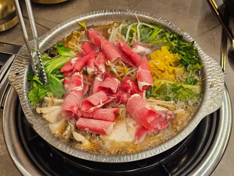 끓고 있는 샤브샤브