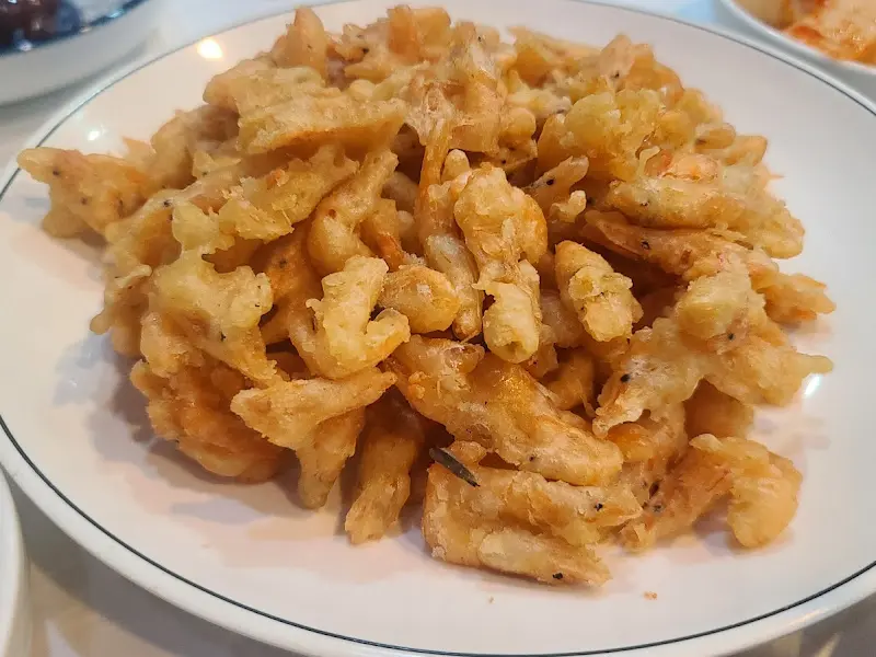 고소한 민물 새우 튀김