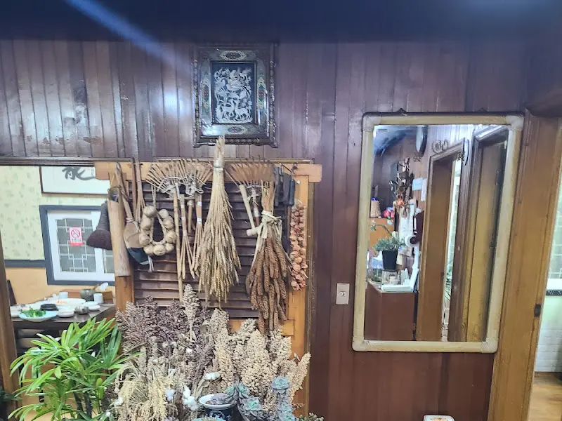 정겨운 분위기의 식당 내부