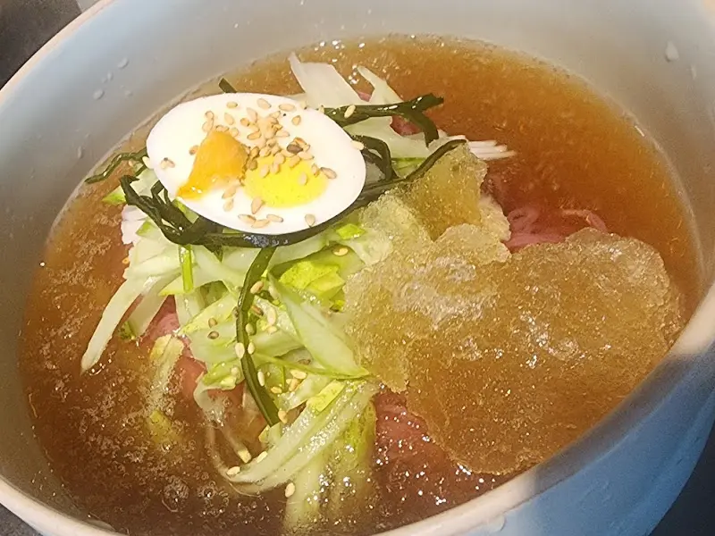 살얼음이 동동 떠있는 냉면