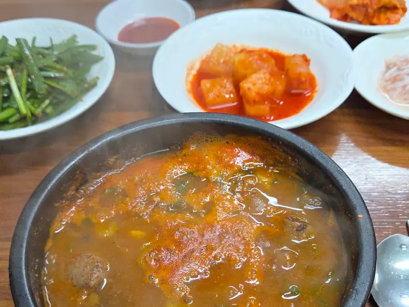 보글보글 끓는 순대국밥