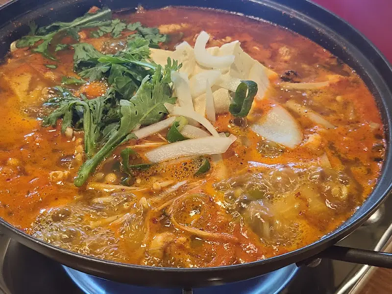 보글보글 끓고 있는 김치찌개의 모습