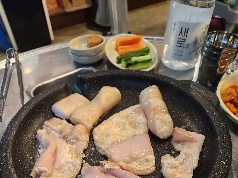 불판 위의 막창과 대창, 그리고 술