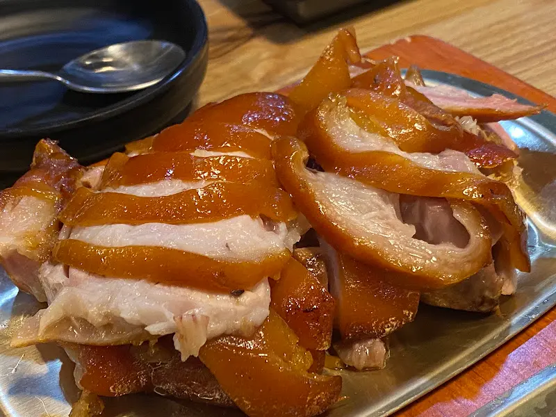 윤기가 흐르는 족발