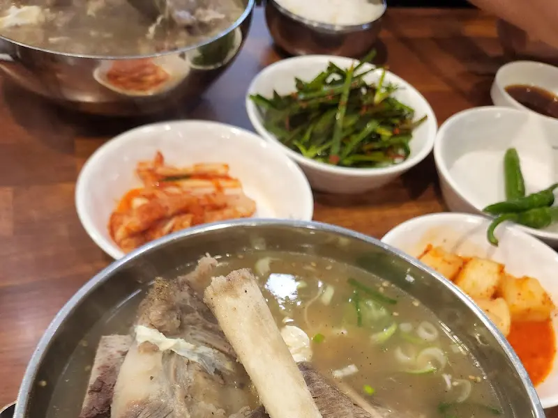 고집센 그집갈비탕 본점 한상차림