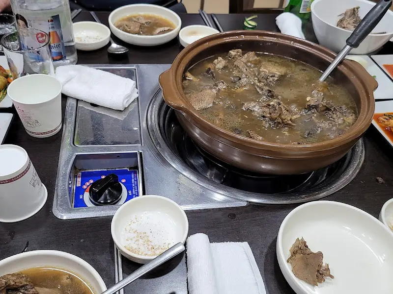 능이 옻나무 백숙 테이블 세팅