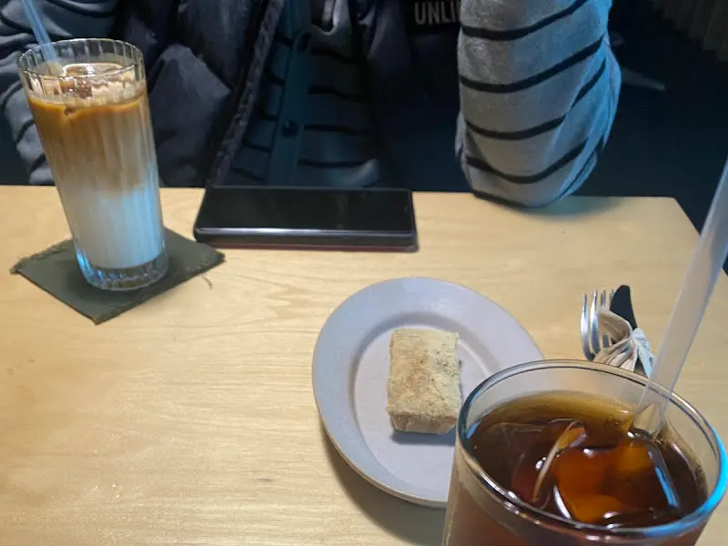 다양한 음료와 디저트