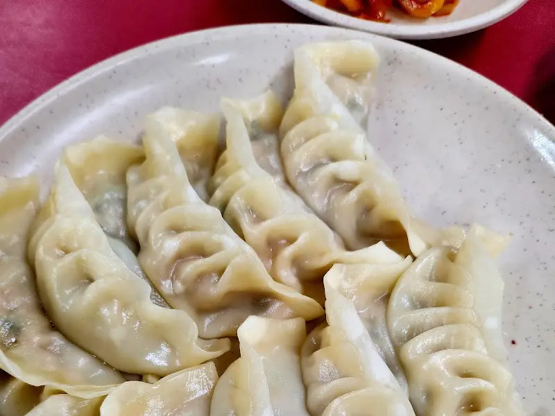 윤기가 흐르는 찐만두