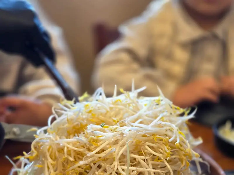 불고기 전골 속 푸짐한 콩나물