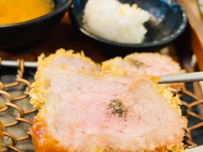 촉촉한 돈까스 단면