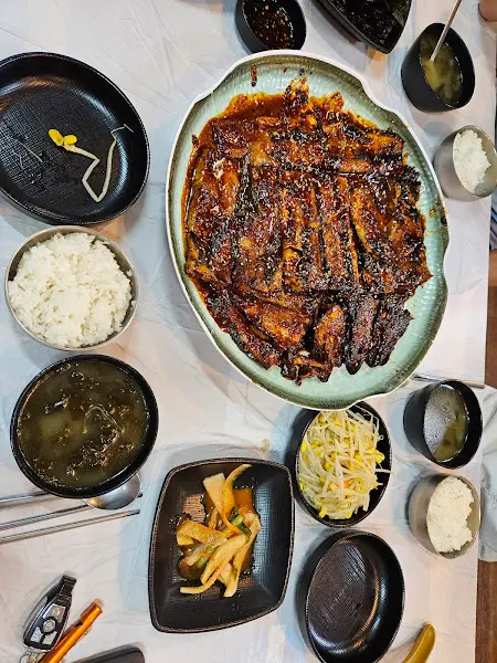 깔끔하게 비워진 접시