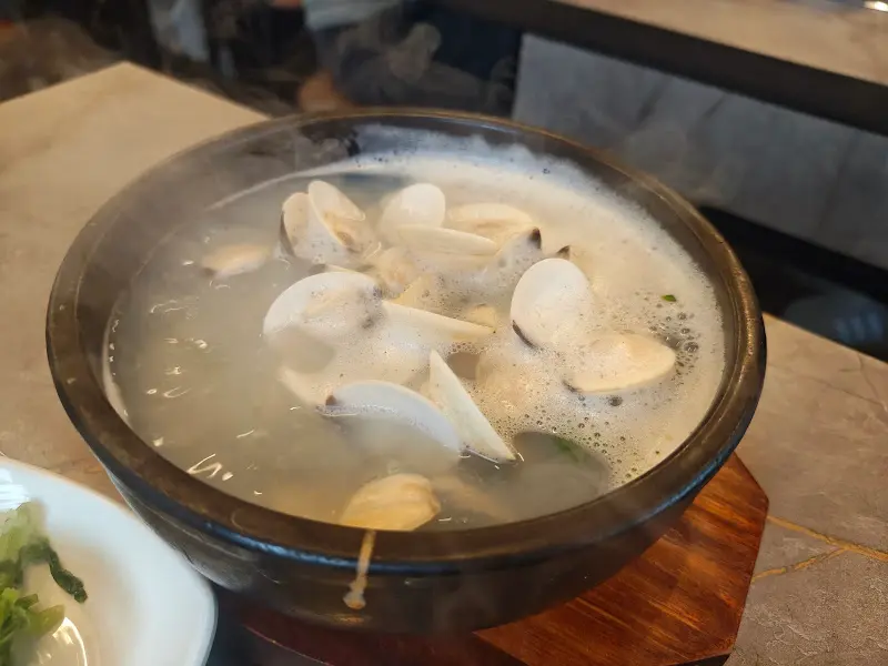 시원하고 깔끔한 백합탕