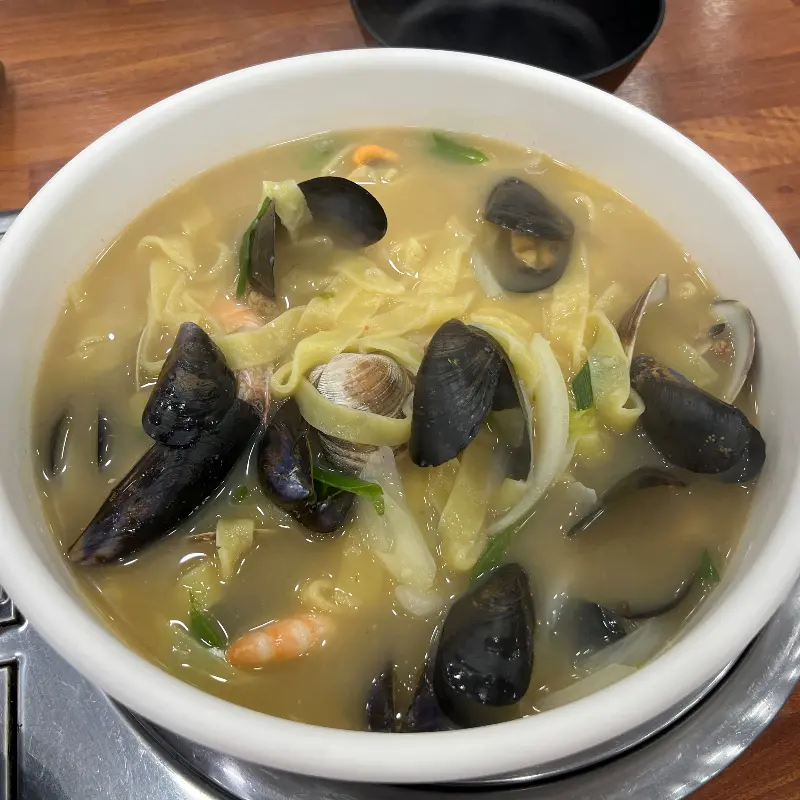 해물칼국수 근접샷