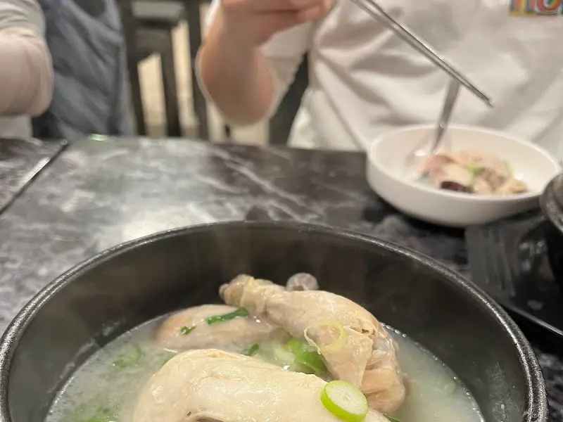 살이 부드러운 닭고기