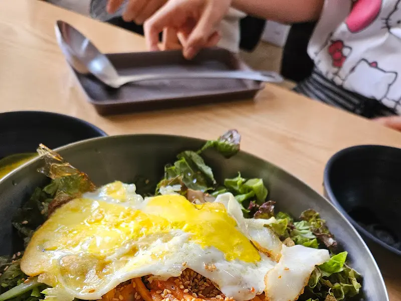 채소가 듬뿍 들어간 비빔밥